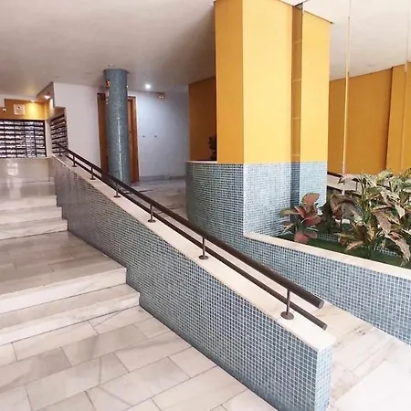 Apartment Tolle Mit 2 Schlafzimmern, Balkon Und Pool