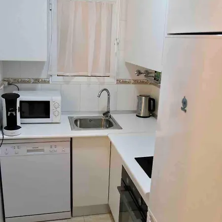 Tolle Mit 2 Schlafzimmern, Balkon Und Pool Torrevieja