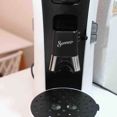 Apartment Tolle Mit 2 Schlafzimmern, Balkon Und Pool