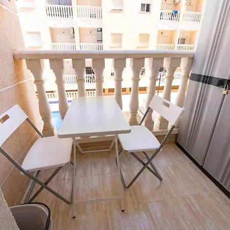 Apartment Tolle Mit 2 Schlafzimmern, Balkon Und Pool Torrevieja